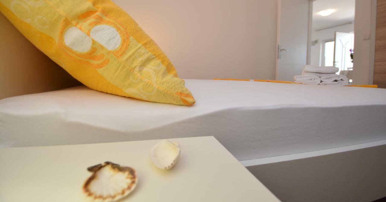 Apartmani Cesarec Basina エクステリア 写真