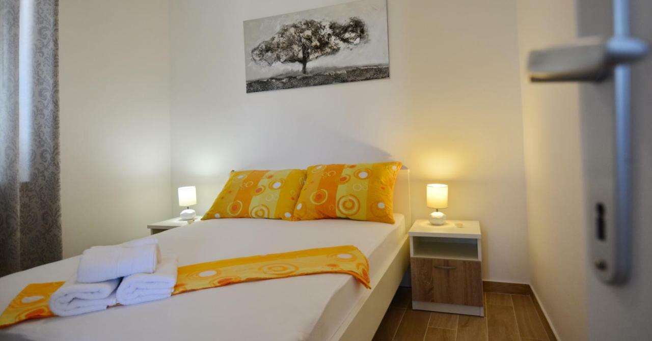 Apartmani Cesarec Basina エクステリア 写真
